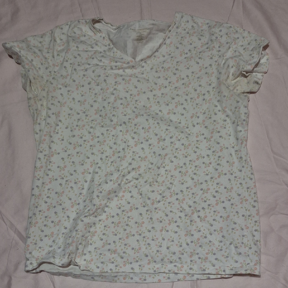 Great Northwest Clothing Company White Floral Top
